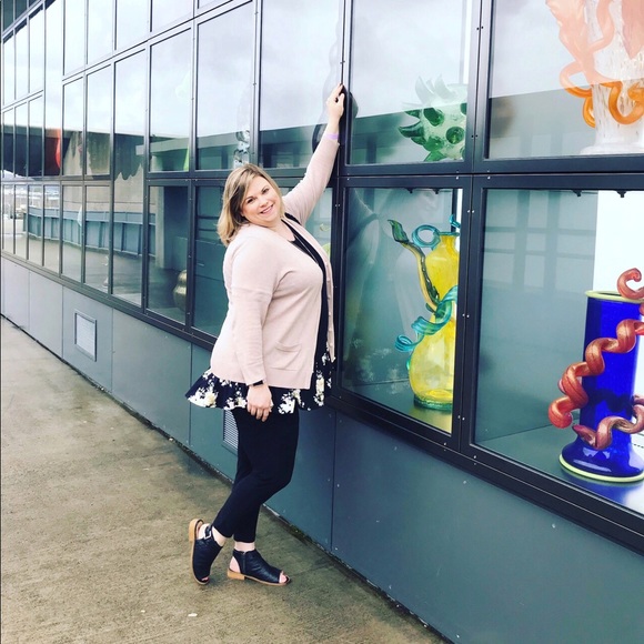 Meet your Posher, Rene - Picture 3 of 11